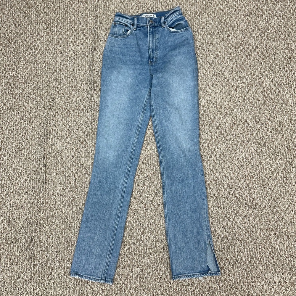 Abercrombie 90’s straight ultra high rise with slits